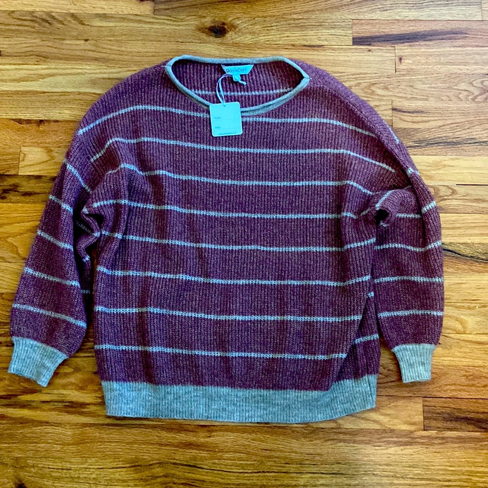Davi & Dani Size large Crewneck Sweater‎